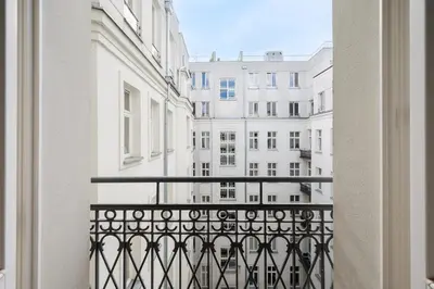 Balkon lub taras w obiekcie Metro Politechnika Superior Studio by BookingHost