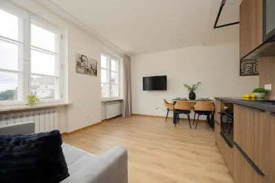 Telewizja i/lub zestaw kina domowego w obiekcie Heart of Old Town CityView Apartment with by Noclegi Renters