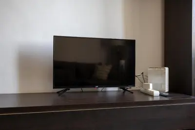 Telewizja i/lub zestaw kina domowego w obiekcie Żoliborz Apt - Trams & Parks Nearby - by Rentujemy