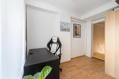 Plan piętra w obiekcie Żelazna Downtown Apartment by BookingHost