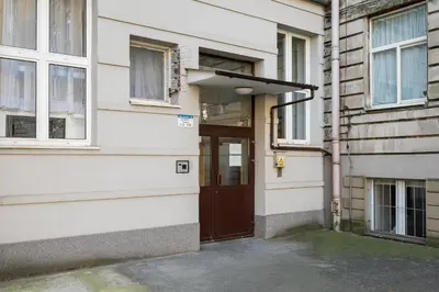 Fasada lub wejście do obiektu Żelazna Downtown Apartment by BookingHost