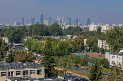 Widok na miasto Warszawa z tego apartamentu