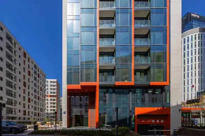 Budynek, w którym mieści się apartament