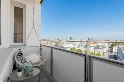 Balkon lub taras w obiekcie Tamka Center Residence z widokiem na Warszawę