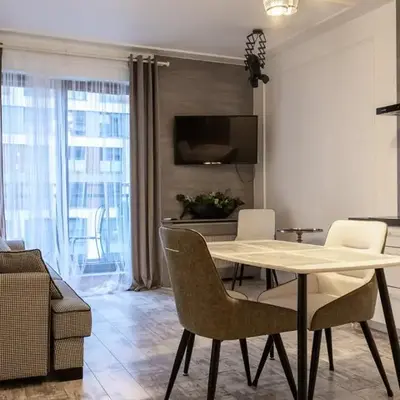 Spacious Apartment with Balcony and Garage – Mokotów