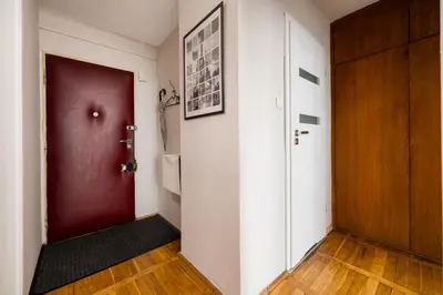 Plan piętra w obiekcie Rondo ONZ City Centre Apartment by BookingHost