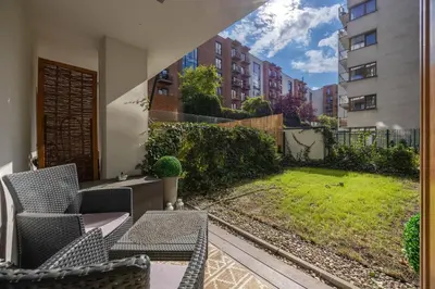 Ogród w obiekcie Praga Apt - Parking, Terrace - by Rentujemy
