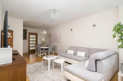 Część wypoczynkowa w obiekcie Krochmalna Spacious Apartment by BookingHost