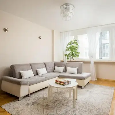 Krochmalna Spacious Apartment by BookingHost