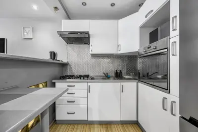 Kuchnia lub aneks kuchenny w obiekcie Rondo ONZ Apt - Top Location, Balcony - by Rentujemy