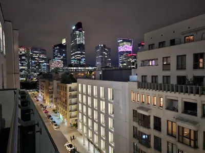 Widok na miasto Warszawa z tego apartamentu