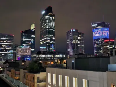 Widok na miasto Warszawa z tego apartamentu