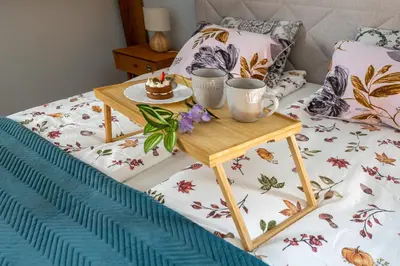 Łóżko lub łóżka w pokoju w obiekcie Śródmieście Apt - Balcony & Workspace - by Rentujemy