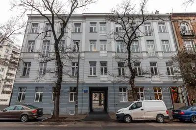 Budynek, w którym mieści się apartament