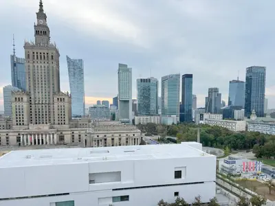 Widok na miasto Warszawa z tego apartamentu