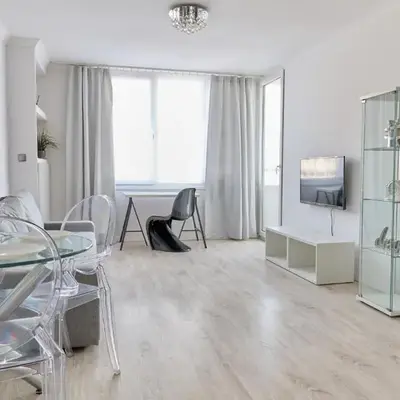 Sunny city-center apartment - Zielna street