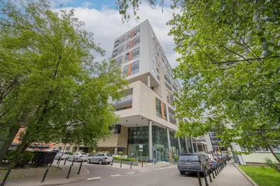 Budynek, w którym mieści się apartament