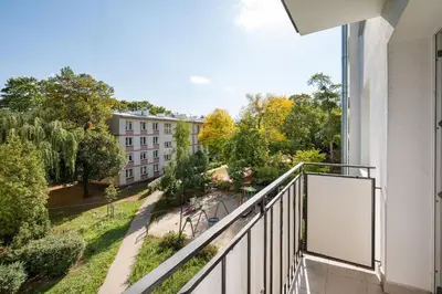 Balkon lub taras w obiekcie Metro Słodowiec Charming Apartment by BookingHost