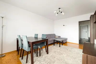 Część wypoczynkowa w obiekcie Park Skaryszewski Homely Apartment by BookingHost