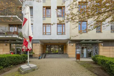 Budynek, w którym mieści się apartament