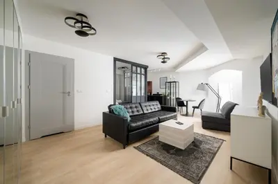 Część wypoczynkowa w obiekcie Stara Praga Boutique Apartment by BookingHost