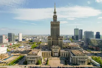 Widok na miasto Warszawa z tego apartamentu