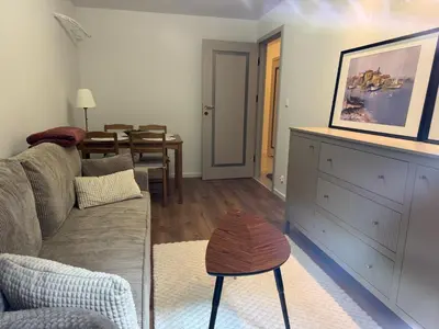Część wypoczynkowa w obiekcie Apartament - Mieszkanie, nocleg przy Centrum Zdrowia Dziecka - Warszawa Międzylesie Wawer - Dzięcieliny 15
