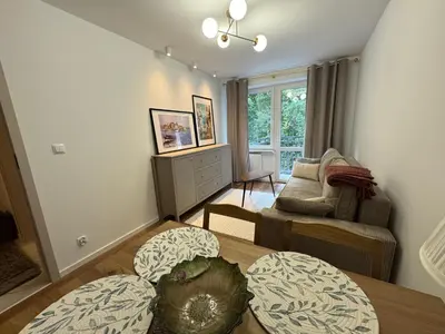Część wypoczynkowa w obiekcie Apartament - Mieszkanie, nocleg przy Centrum Zdrowia Dziecka - Warszawa Międzylesie Wawer - Dzięcieliny 15