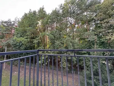 Ogród w obiekcie Apartament - Mieszkanie, nocleg przy Centrum Zdrowia Dziecka - Warszawa Międzylesie Wawer - Dzięcieliny 15
