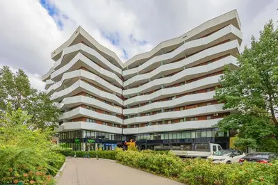 Budynek, w którym mieści się apartament