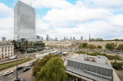 Widok na miasto Warszawa z tego apartamentu