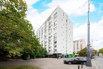 Budynek, w którym mieści się apartament