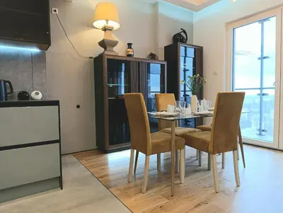 Kuchnia lub aneks kuchenny w obiekcie Bliska Wola Towers 1 bedroom apartment