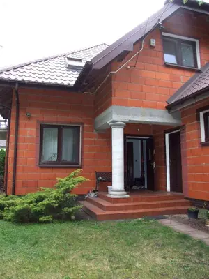 Budynek, w którym mieści się kwatera prywatna