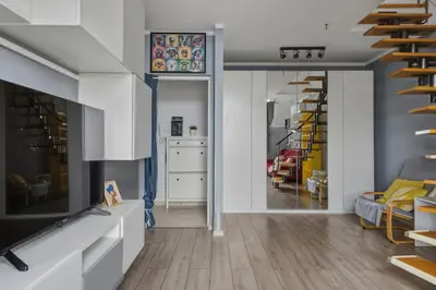 Telewizja i/lub zestaw kina domowego w obiekcie Kabacki Dukt 14 Loft Apartment by Solarento