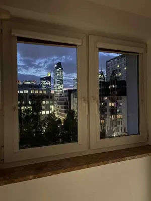 Widok na miasto Warszawa z tego apartamentu