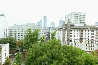 Widok na miasto Warszawa z tego apartamentu