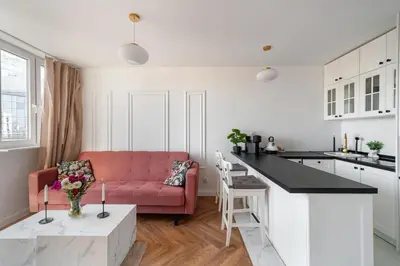 Kuchnia lub aneks kuchenny w obiekcie Warsaw Central Stay Krochmalna with Parking by P&M