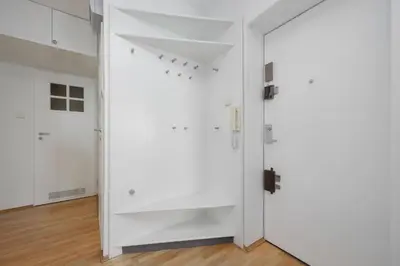 Plan piętra w obiekcie Spacious Air-conditioned Apartment with Balcony Close to PGE Narodowy by Noclegi Renters