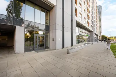 Budynek, w którym mieści się apartament