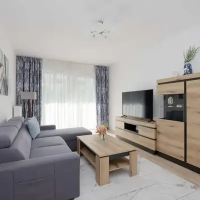 Lazurowa Charming Apartment with Parking & Garden in Warsaw by Noclegi Renters