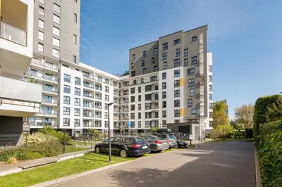 Budynek, w którym mieści się apartament