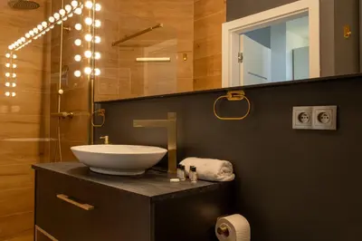 Łazienka w obiekcie Warsaw Marina Apartment, 3 Bedrooms, Balcony, Garage