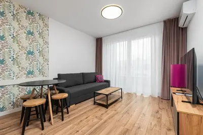Telewizja i/lub zestaw kina domowego w obiekcie Przedpole 8 by Homeprime