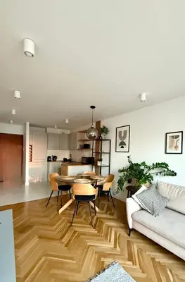 Część wypoczynkowa w obiekcie Cozy Stay Żelazna Apartment