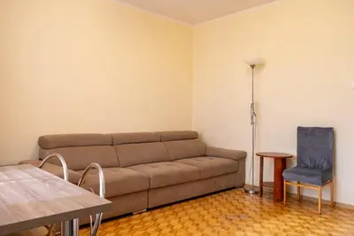 Część wypoczynkowa w obiekcie Spacious Apartment with a Balcony in Bielany