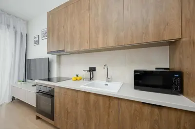 Kuchnia lub aneks kuchenny w obiekcie Towarowa Towers Comfortable Apartment with Air Conditioning Ideal for Remote Work by Noclegi Renters