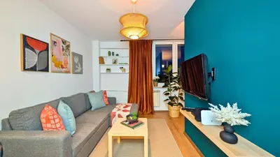 Część wypoczynkowa w obiekcie Bella Luna Luxury Suites - Warm & Modern Apt Near Old Town & Museums
