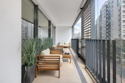 Balkon lub taras w obiekcie Luxurious Apartment with a Terrace and Garage - Grzybowska