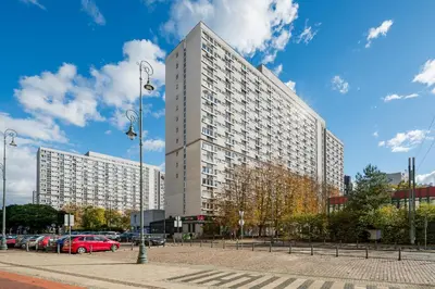 Budynek, w którym mieści się apartament